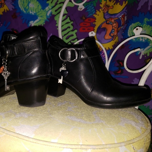 Heeled bootie - Picture 4 of 4